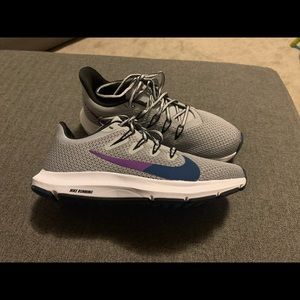 Women’s Nike Quest 2 tennis shoes- brand new!